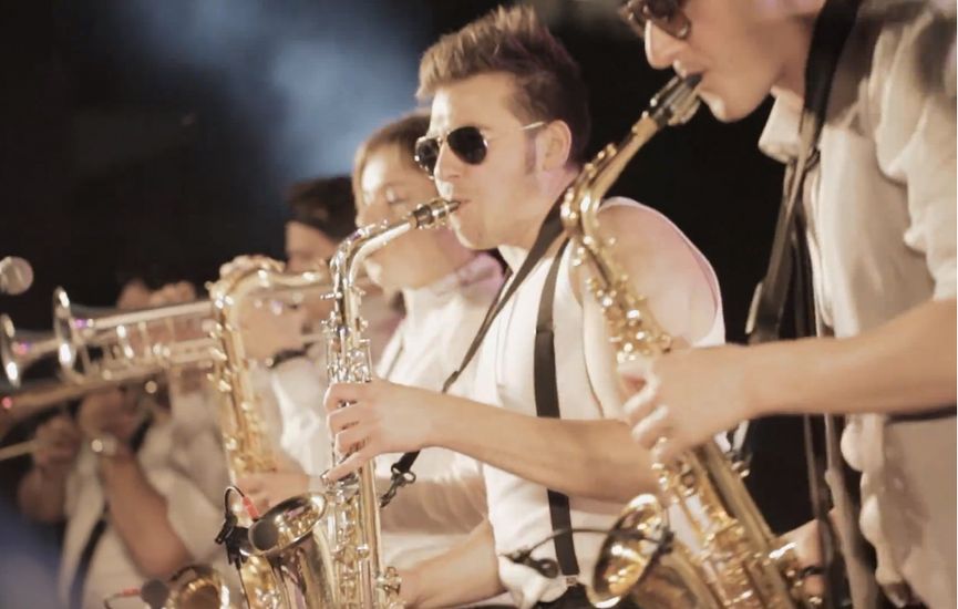 homellessband-barfuss.jpg
