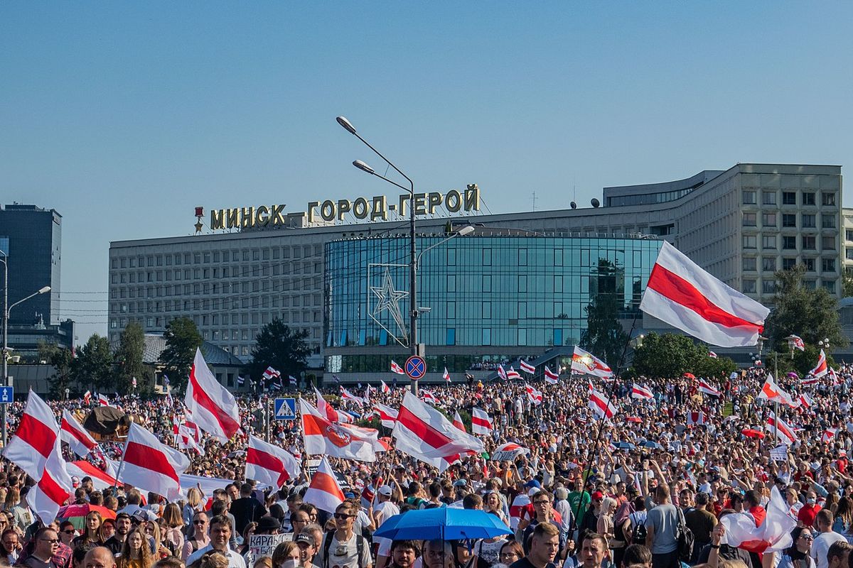 1280px-2020_Belarusian_protests_—_Minsk,_30_August_p0060.jpeg