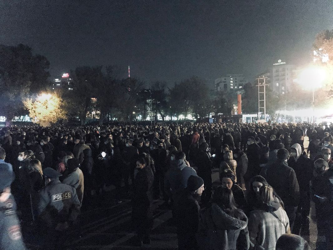 Protests_in_Yerevan_against_the_2020_ceasefire_agreement_in_Nagorno-Karabakh_2