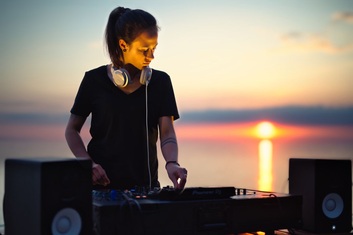 ENA_PRESSEFOTO_SUNSET_TOSCANA_01_COPYRIGHT_BLACKY_RECORDS