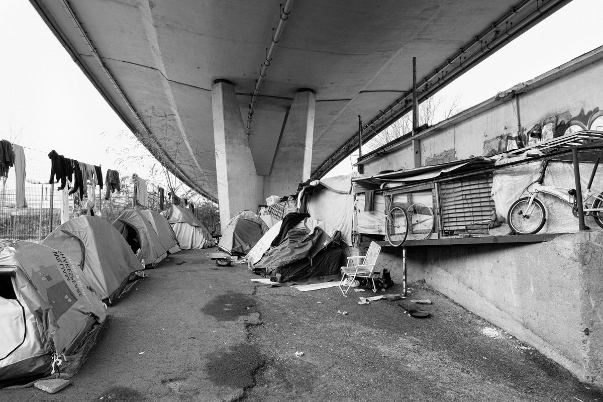 Obdachlose unter der Autobahn Nähe Rombrücke, Bozen, 11.12.2020
